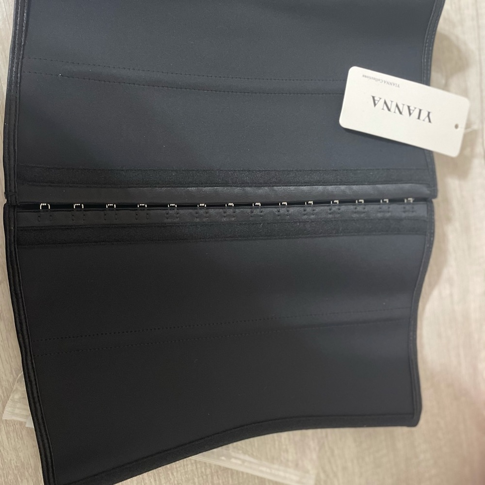 Waist Trainer for Women. Hourglass Body Shaper